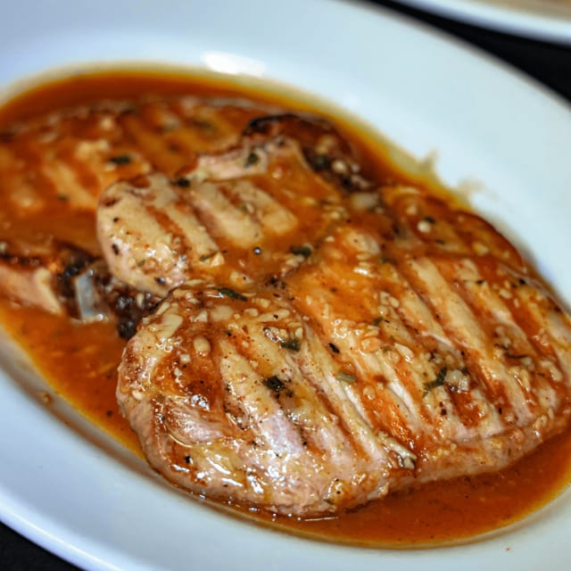 Pork Chops Garlic Sauce.