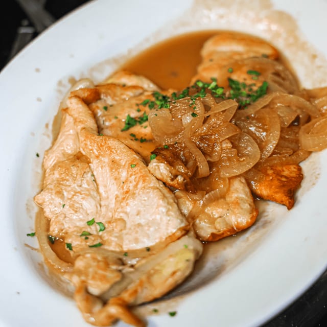 Pollo A La Plancha (Pan Seared Chicken Breast).